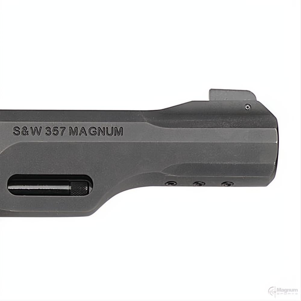 Smith &amp; Wesson Model 327 TRR8 Performance Center