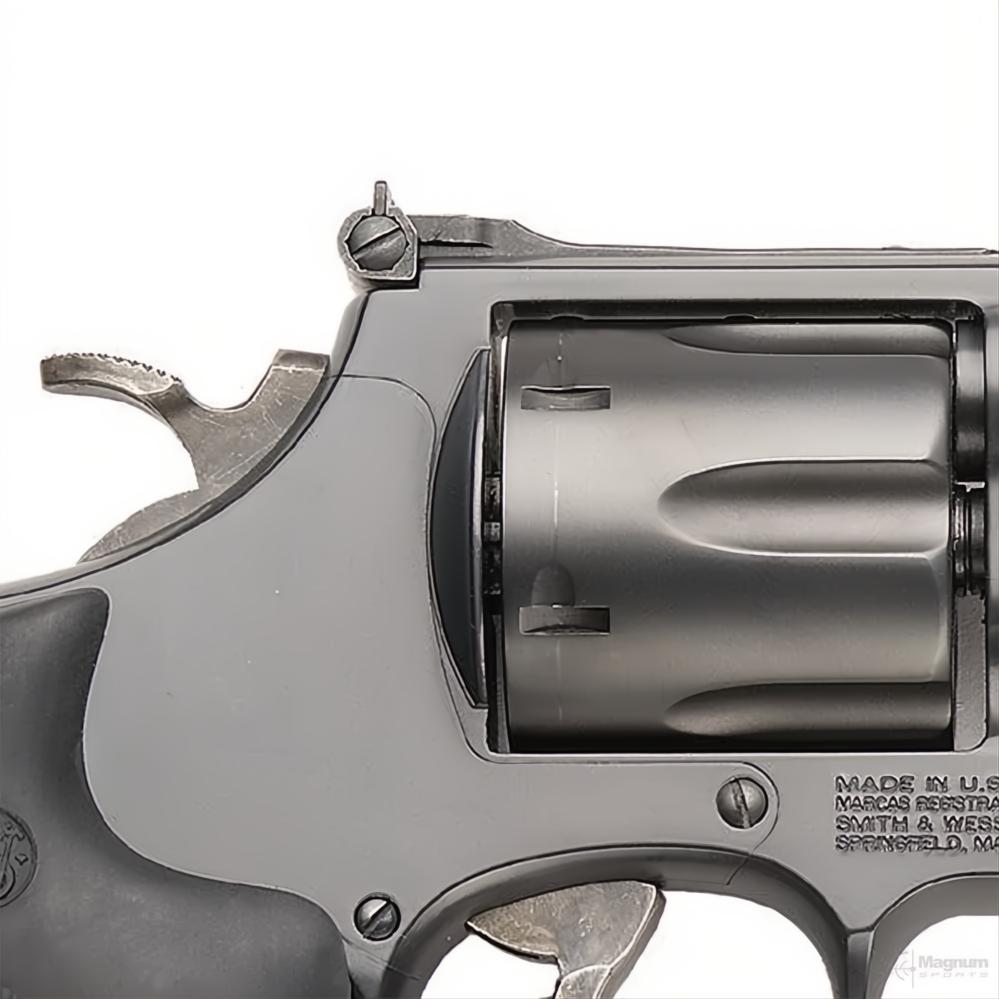 Smith &amp; Wesson Model 629 Stealth Hunter Performance Center