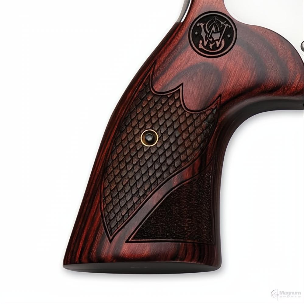 Smith &amp; Wesson Model 686 Deluxe