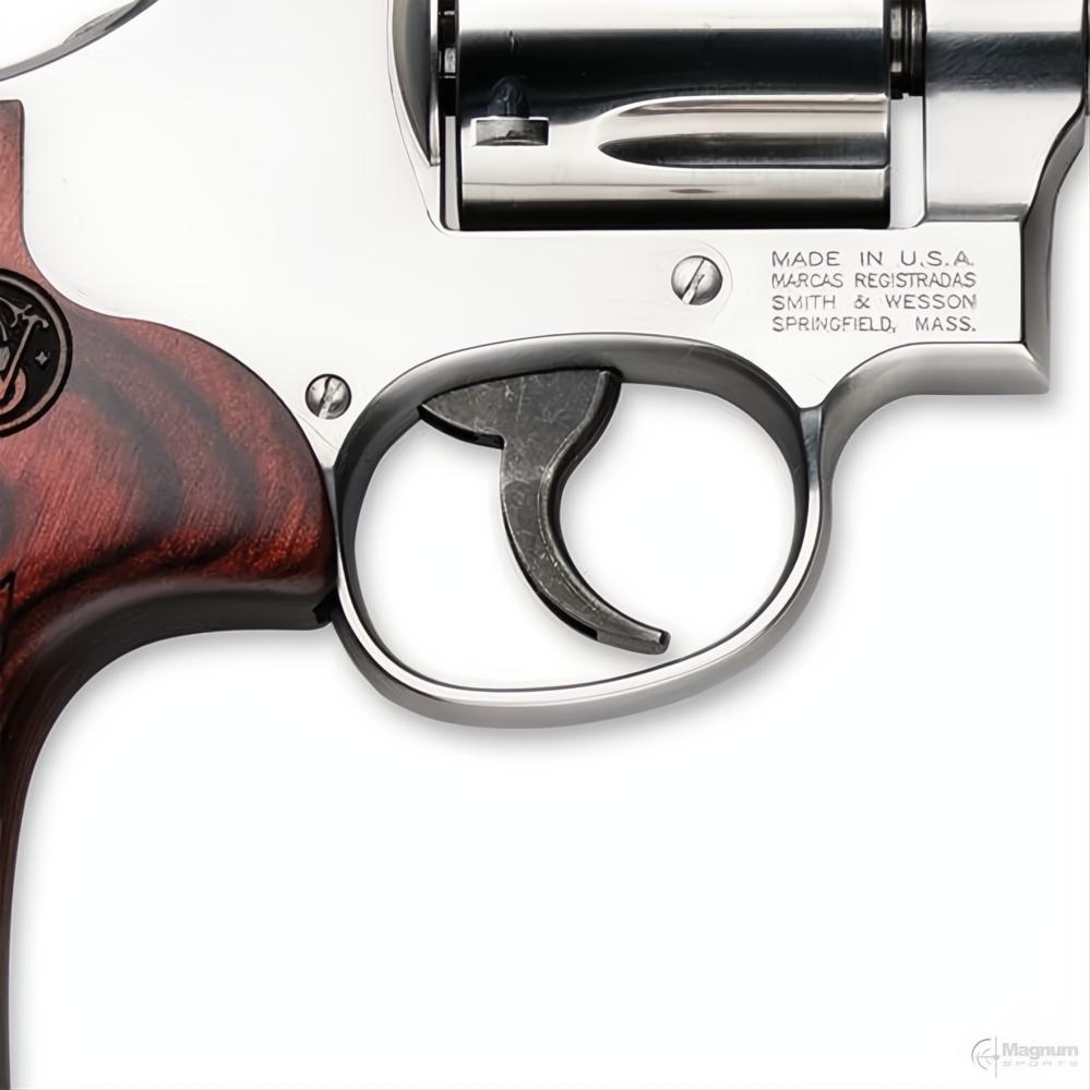 Smith &amp; Wesson Model 686 Deluxe
