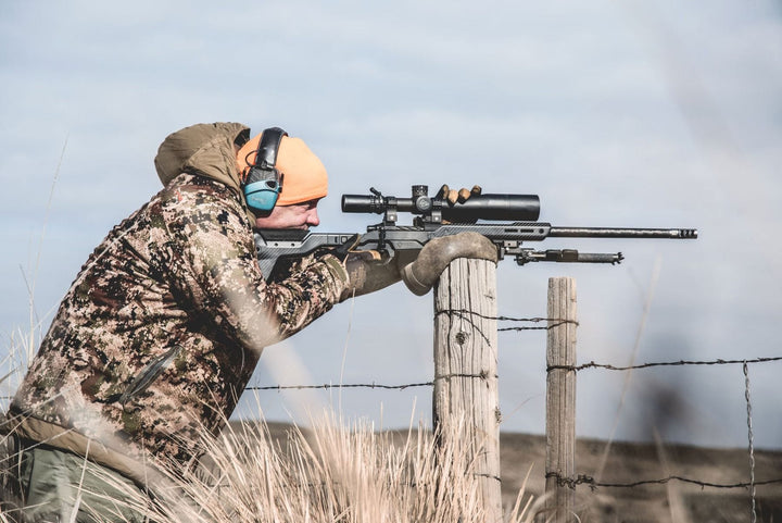 MDT HNT26 Carbon Fibre Hunting Chassis Fixed Stock – view 4